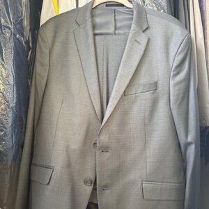 Kenneth Cole Reaction 2 piece suit 42R 34 Waist Size
